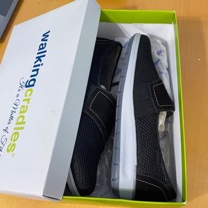 Walking Cradles 9W Women’s Flats